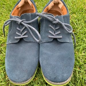 Florsheim Kids dress shoes with contrast sole